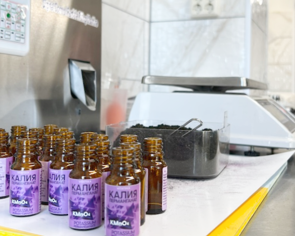 Product filling at the FITONORDIC LAB production base